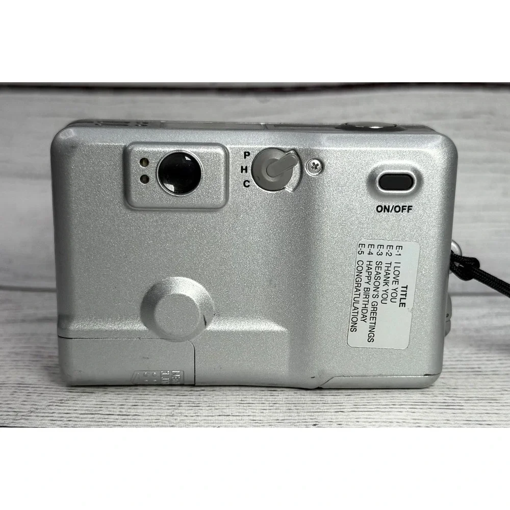 Canon ELPH Jr 26mm f2.8 APS Film‎ Camera Silver Point and Shoot Vintage